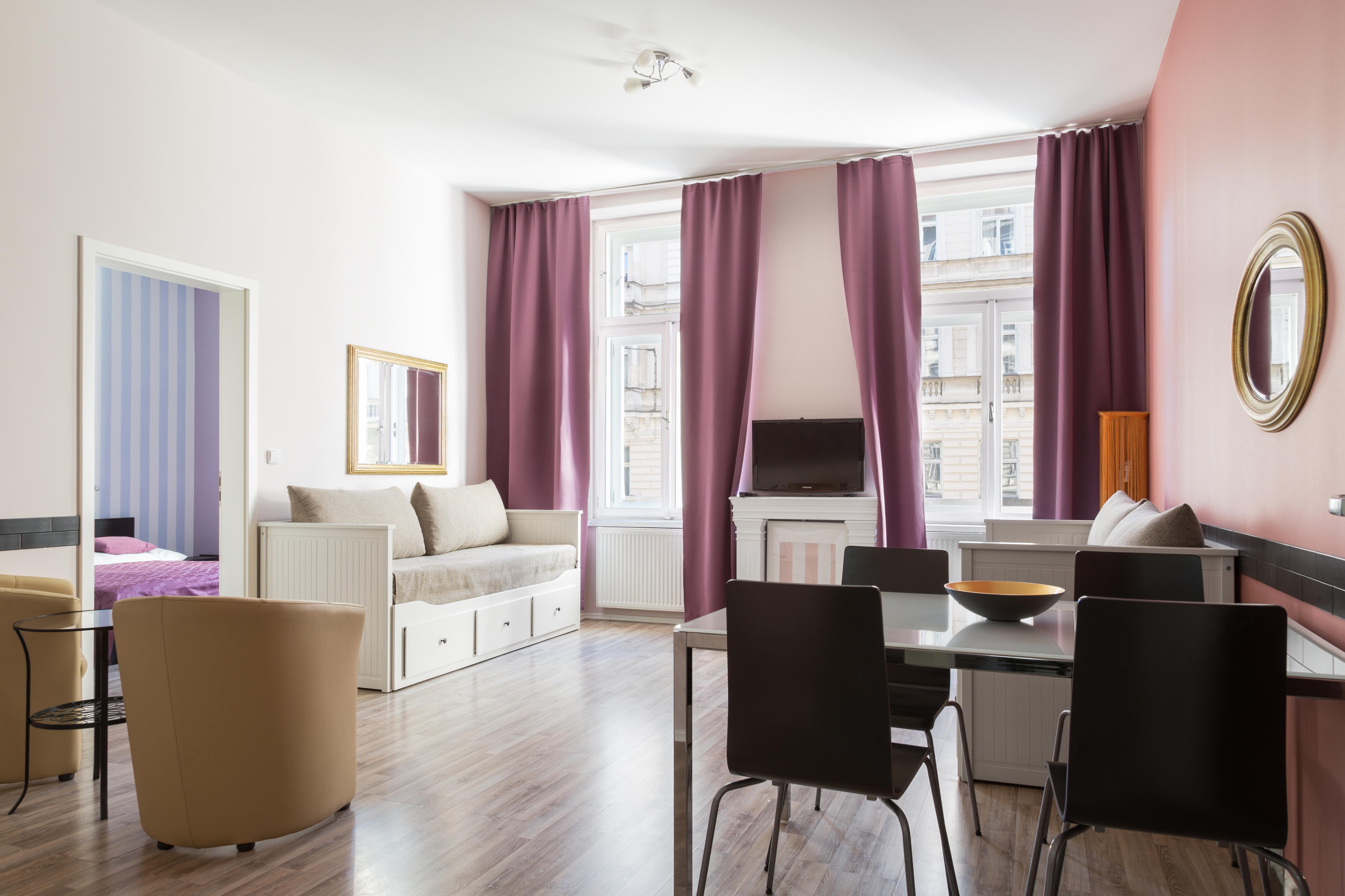 Royal Court Legerova Prag